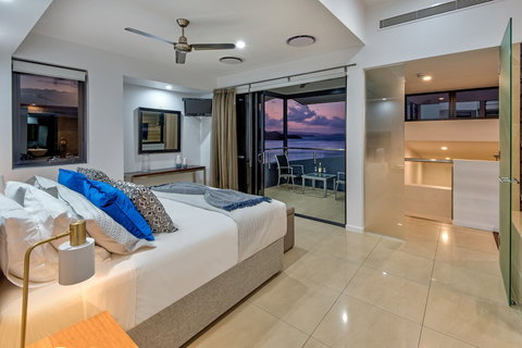 Villa 16 The Edge Oceanfront Deluxe 3 Bedroom Near Marina With Golf Buggy - Accommodation Guide 3