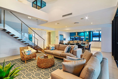 Villa 12 The Edge Oceanfront Deluxe 3 Bedroom Near Marina With Golf Buggy - Accommodation Guide 3