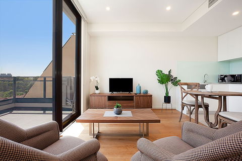 Crows Nest 13 - Accommodation Guide 0