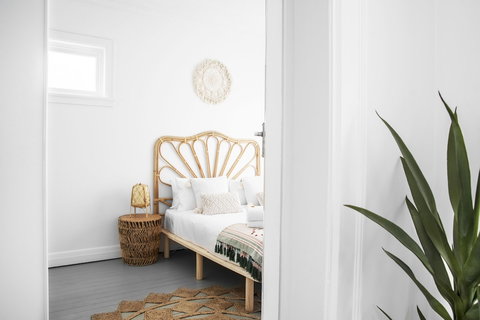 Beach Cottage In Bondi - Accommodation Guide 1