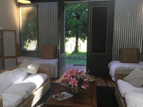 The Woolshed - Accommodation Guide 4