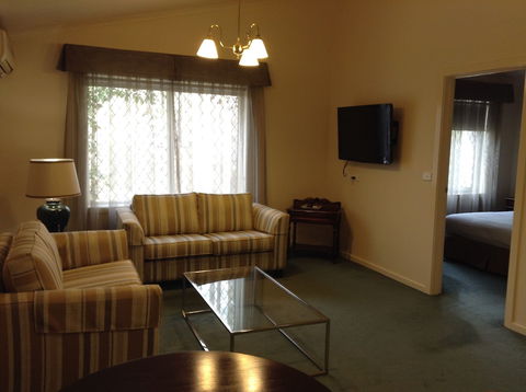 Elizabethan Lodge - Accommodation Asia 5
