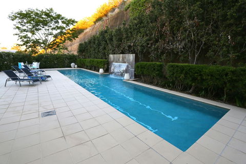 Springfield Lakes Boutique Hotel - Accommodation Guide 1