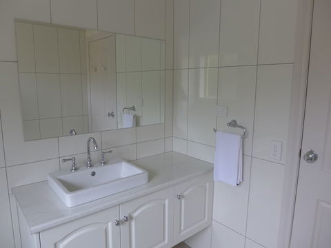 Daysy Hill Country Cottages - Accommodation Asia 4