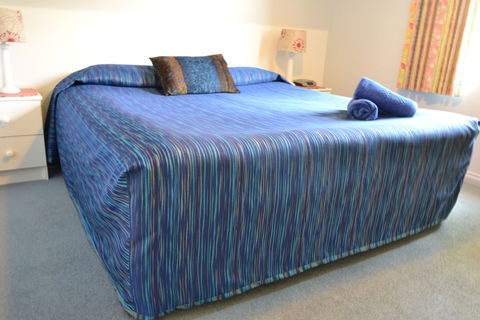 Dolphin Lodge - Accommodation Asia 1