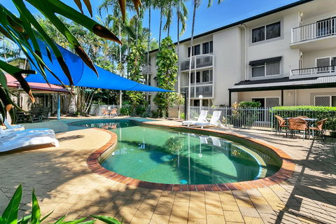 Cairns Reef Apartments & Motel - Accommodation Asia 5
