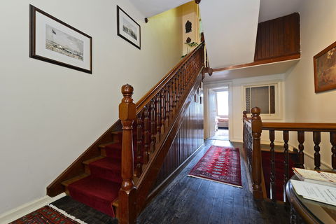 Edinburgh Gallery Bed & Breakfast - Accommodation Asia 2