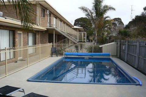 Allambi Holiday Apartments - Accommodation Guide 4