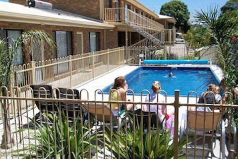 Allambi Holiday Apartments - Accommodation Guide 6