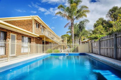 Allambi Holiday Apartments - Accommodation Guide 0