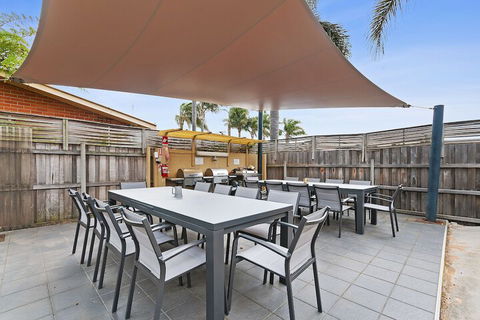 Allambi Holiday Apartments - Accommodation Guide 2
