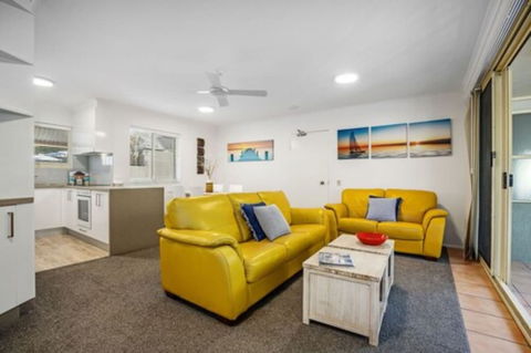 2 Hastings Street - Accommodation Asia 6