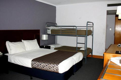 The Capital Airport Motel - Accommodation Guide 4