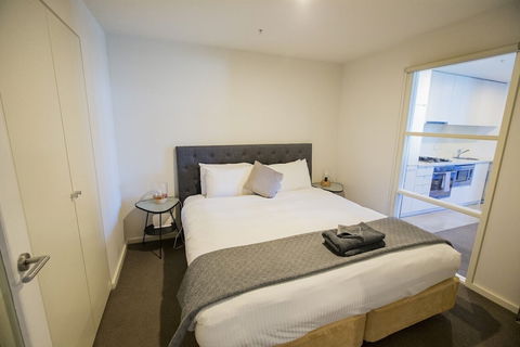 Melbourne Holiday Apartments Flinders Wharf - Accommodation Asia 6