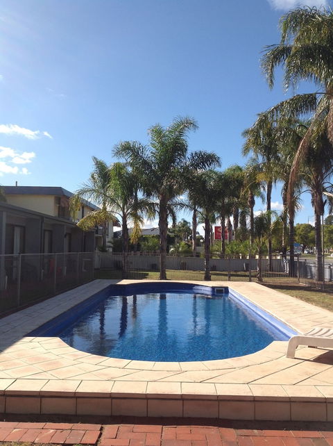 Sunraysia Motel & Holiday Apartments - Accommodation Asia 2