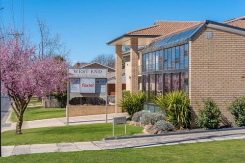 West End Motor Lodge - Accommodation Guide 0