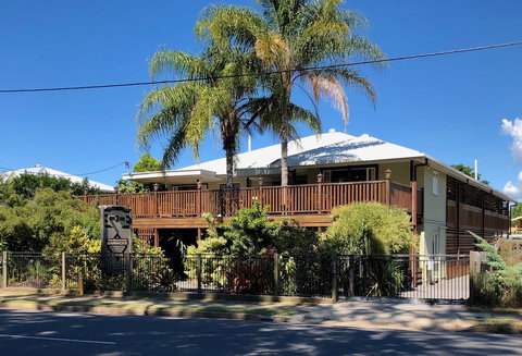 Five 3 Five - The Beachside Barracks - Accommodation China 2