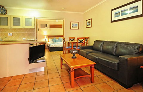 At Boathaven Bay Holiday Apartments - Accommodation Guide 4