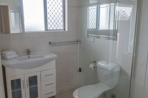 Foreshore Apartments - Accommodation Asia 4