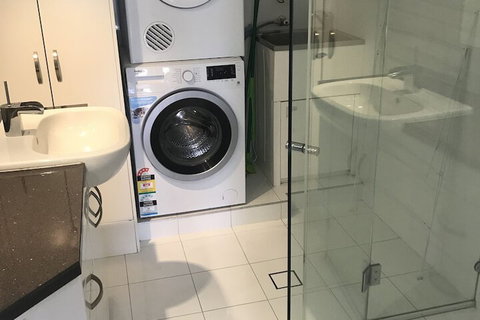 Zenith Ocean Front Apartments - Accommodation Asia 7