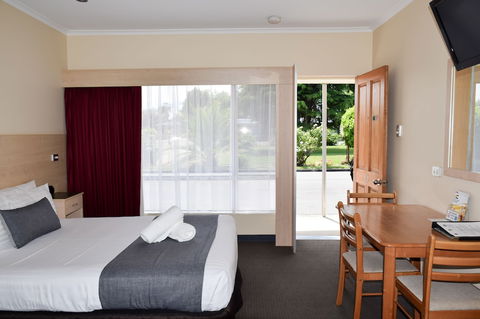 Beachway Motel & Restaurant - Accommodation Guide 6