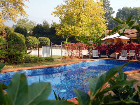 Bright Highland Valley Cottages - Accommodation Asia 3