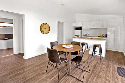 Bright Highland Valley Cottages - Accommodation Asia 5