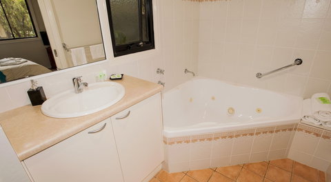 Goldfield Holiday Units - Accommodation Asia 4