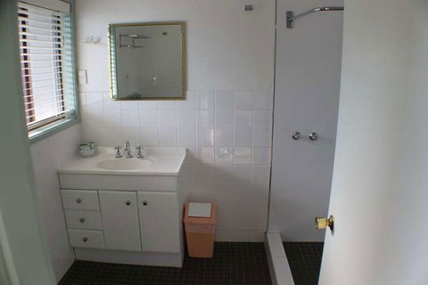 Lake Forbes Motel - Accommodation Asia 7