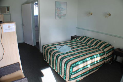 Lake Forbes Motel - Accommodation Asia 6