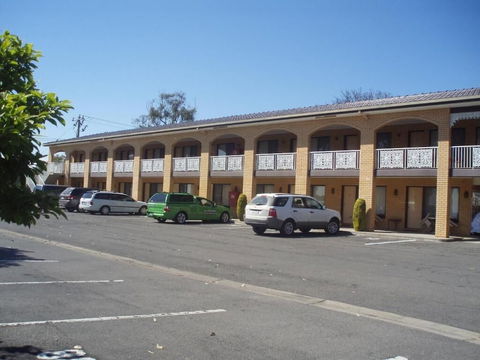 Lakeview Motel - Accommodation Guide 0