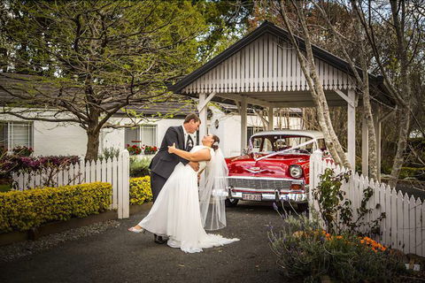 Homewood Cottages - Accommodation Guide 2