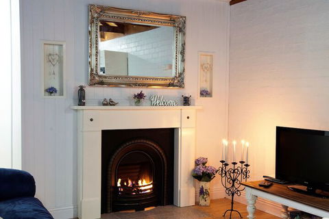 Homewood Cottages - Accommodation Guide 7