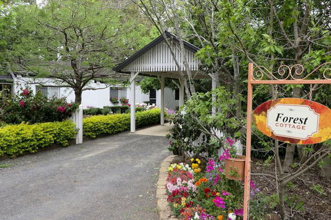 Homewood Cottages - Accommodation Guide 1