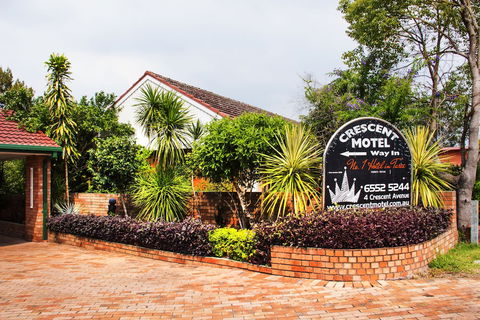 Crescent Motel - Accommodation Asia 0
