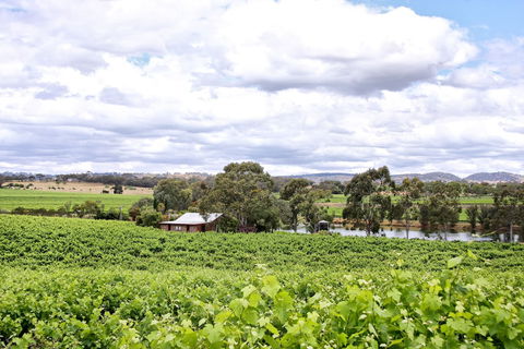Stonewell Cottages & Vineyards - Accommodation Asia 6