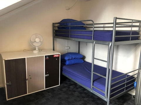 Hump Backpackers - Accommodation Guide 4