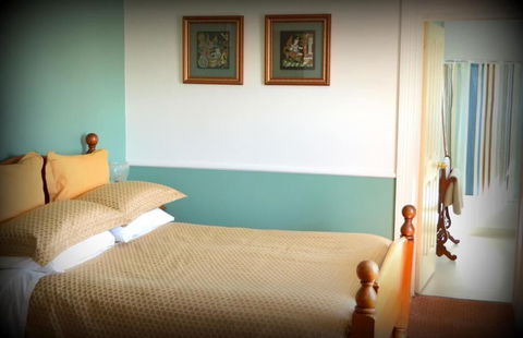 Meredith House - Accommodation Asia 5