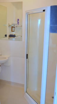 Meredith House - Accommodation Asia 6