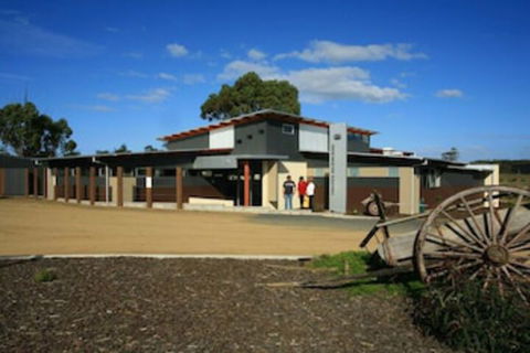 Swansea Backpackers - Accommodation Guide 0