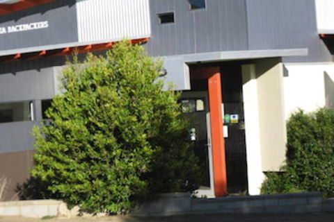 Swansea Backpackers - Accommodation Guide 1