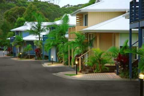 Flynns On Surf Beach Villas - Accommodation Guide 0