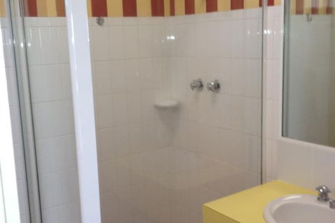 Waterview Holiday Apartments - Accommodation Asia 4