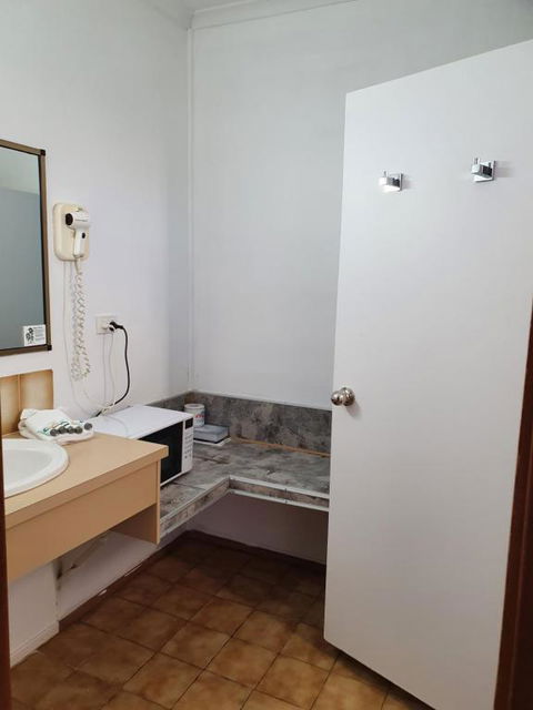 Moonraker Motor Inn - Accommodation Asia 3