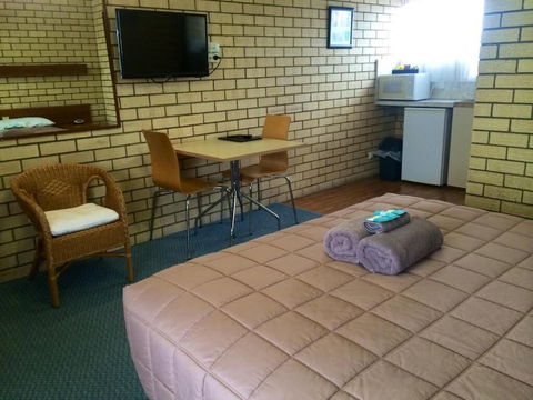Coastal Comfort Motel - Accommodation Guide 2