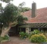 COLWYN HOUSE  STABLE COTTAGE B B