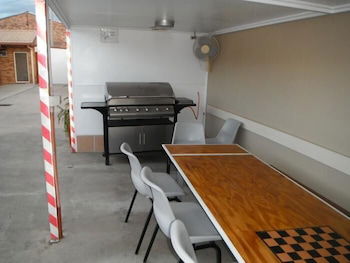 Bondi Motel - Accommodation Guide 0