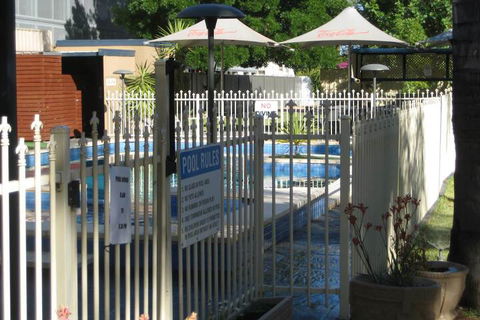 Sandors Motor Inn - Accommodation Asia 2