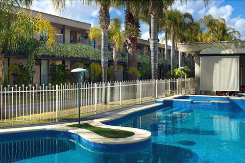Sandors Motor Inn - Accommodation Asia 3