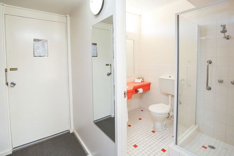 Sandors Motor Inn - Accommodation Asia 5